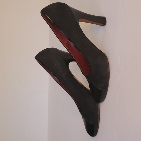 Vintage Yves Saint Laurent Designer Black Suede / Patent Cap Toe Pumps - Size 8N - Picture 6 of 16